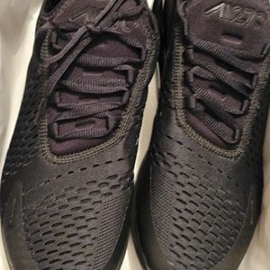 Men size 10 all black Nike 270